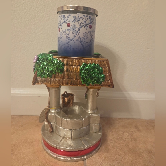 Bath & Body Works DISNEY PRINCESS 2 Snow White Wishing Well Candle Holder - Picture 5 of 10